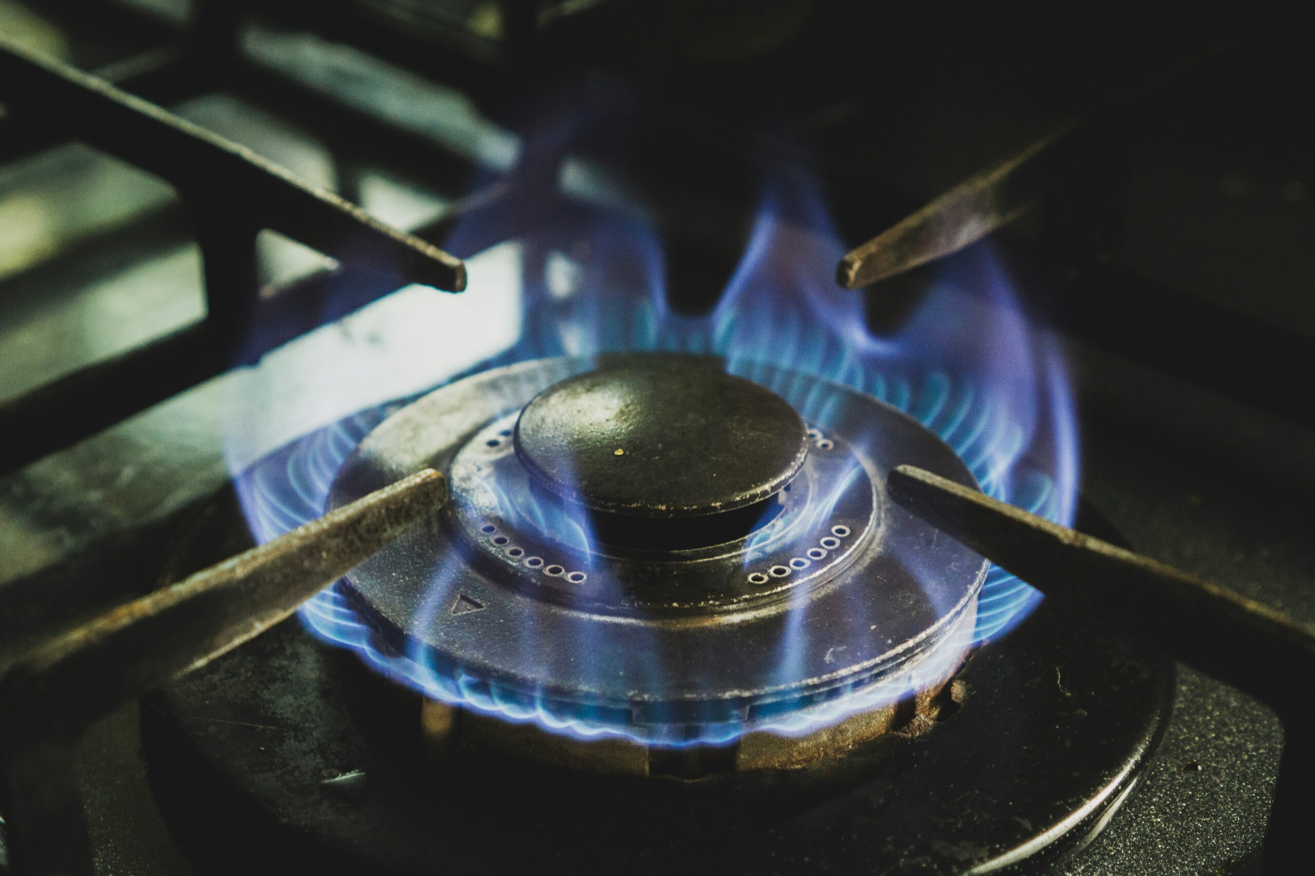 close up photo of gas stove with flame